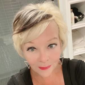 Meet your Posher, Lynda